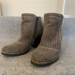Bar III Penny Zipper Boot Grey size 7